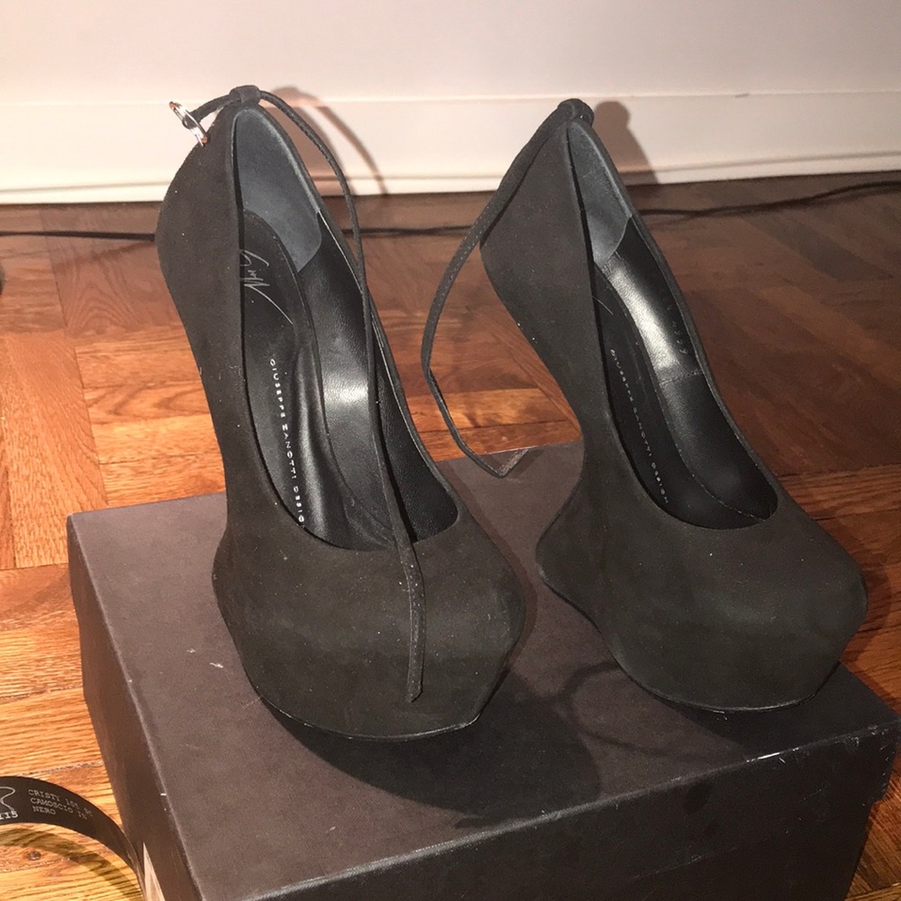 Giuseppe Zanotti Cristy heels.